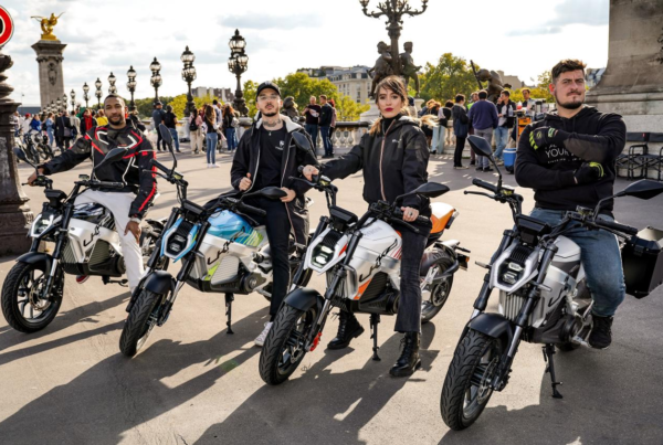 摩兽电动车Ukko-S法国门店首发